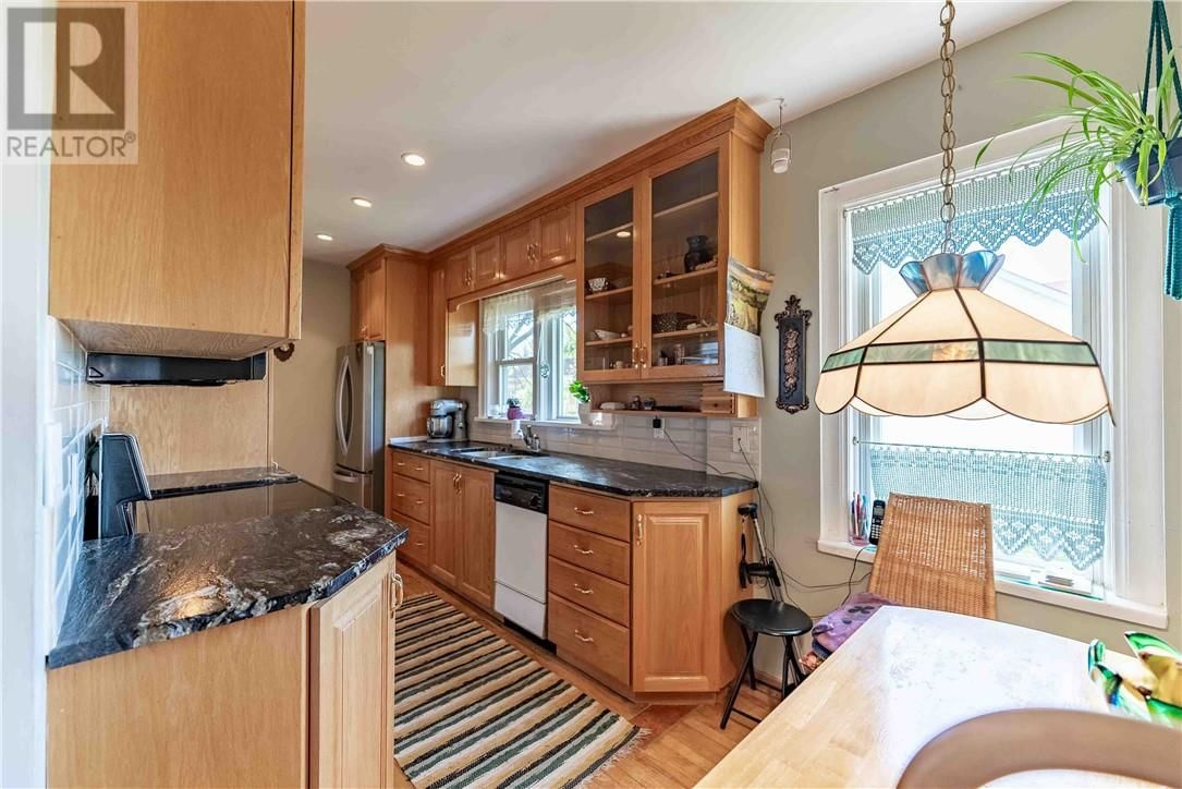 438 ANNIE STREET Image 14