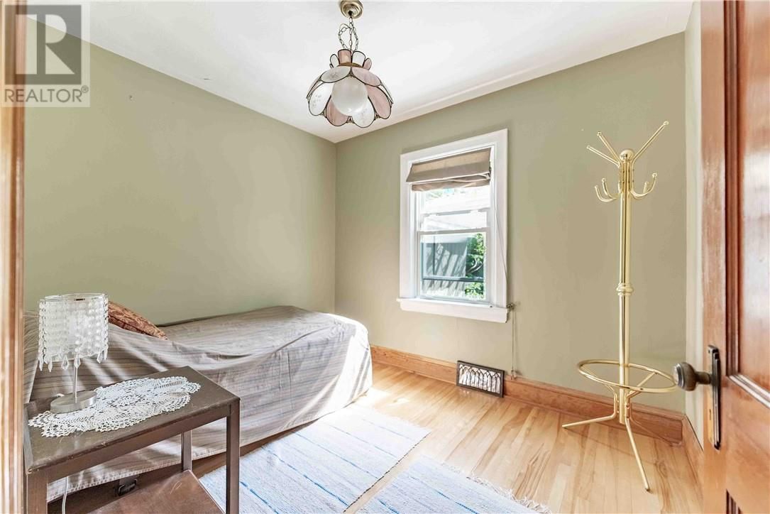 438 ANNIE STREET Image 21