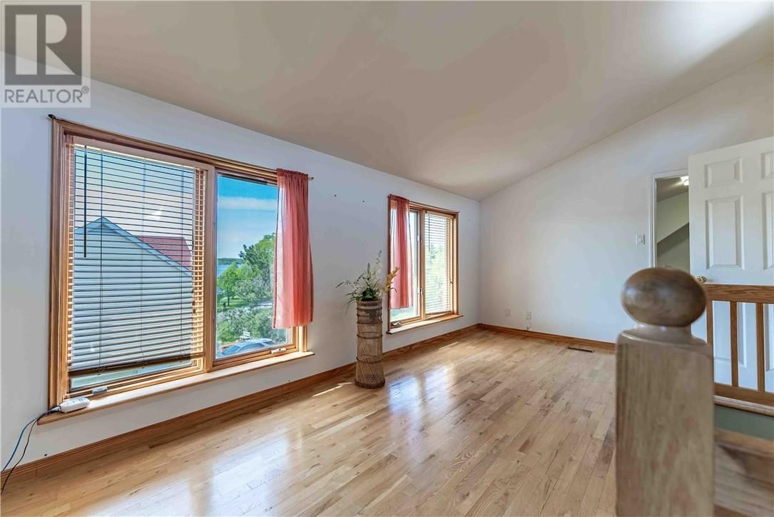 438 ANNIE STREET Image 23