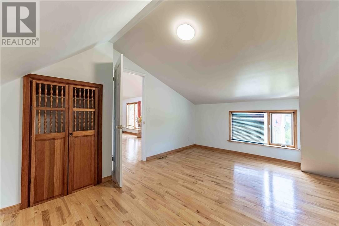 438 ANNIE STREET Image 26