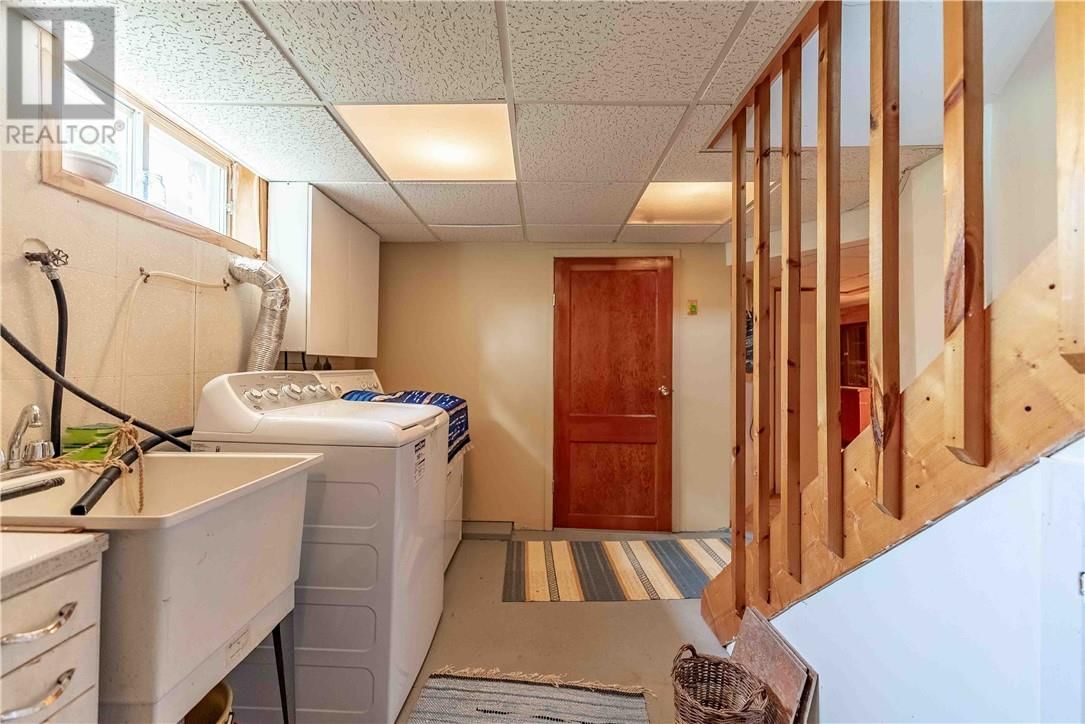 438 ANNIE STREET Image 35