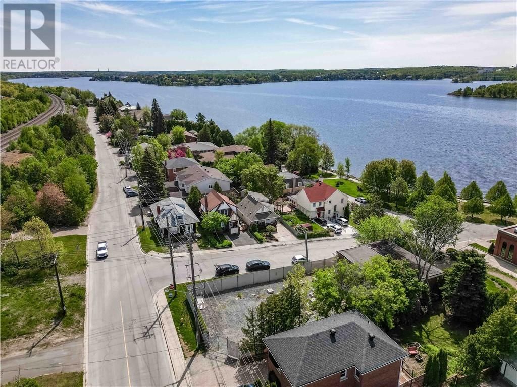438 ANNIE STREET Image 5