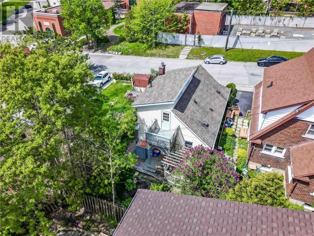 438 ANNIE STREET Image 7