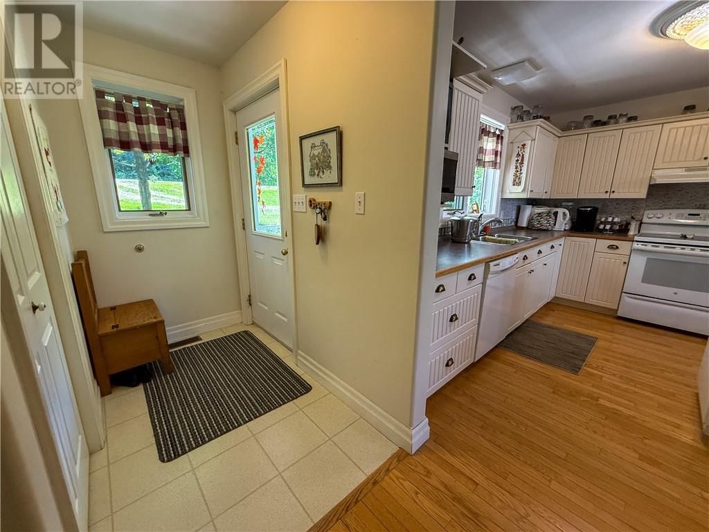 118 MAPLE DRIVE Image 21