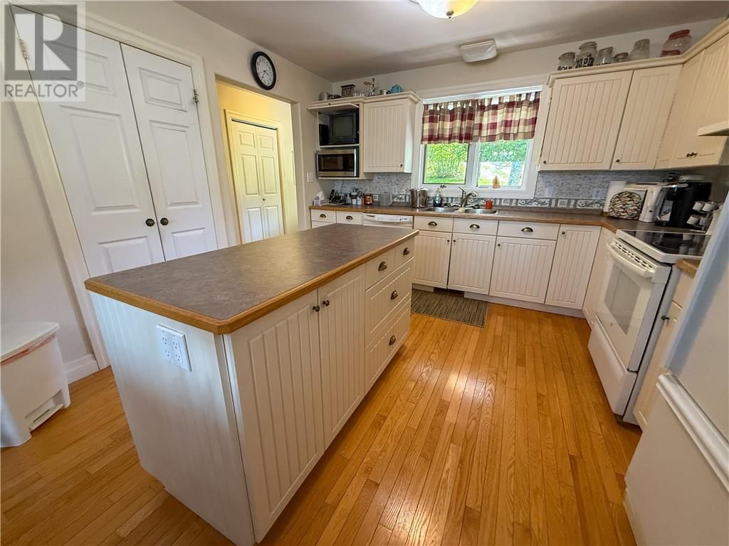 118 MAPLE DRIVE Image 24