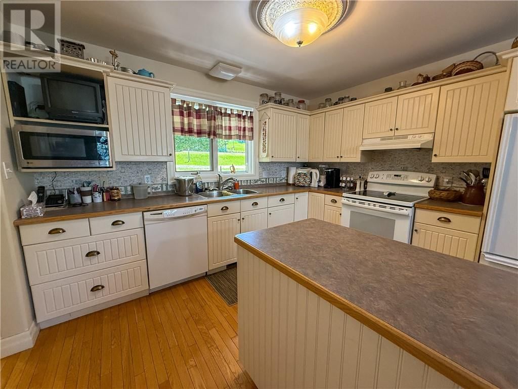 118 MAPLE DRIVE Image 25