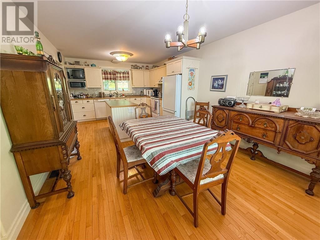 118 MAPLE DRIVE Image 27