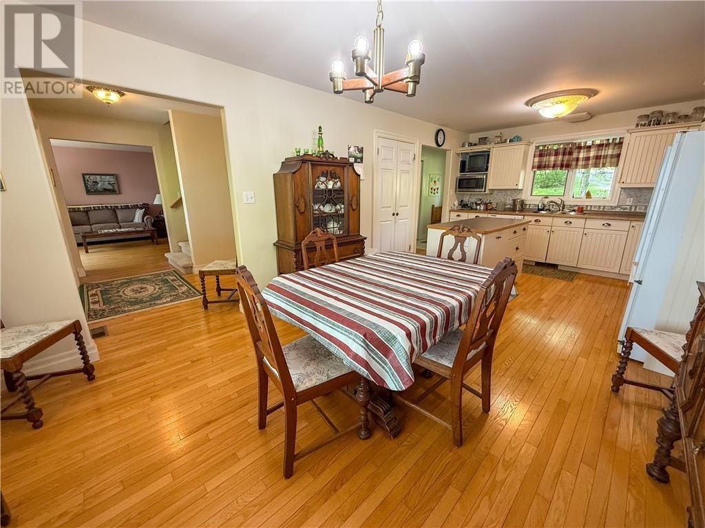 118 MAPLE DRIVE Image 28