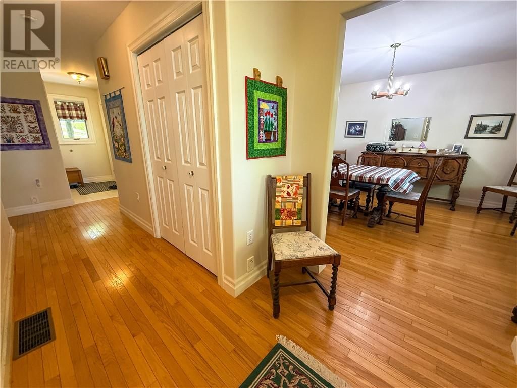 118 MAPLE DRIVE Image 34