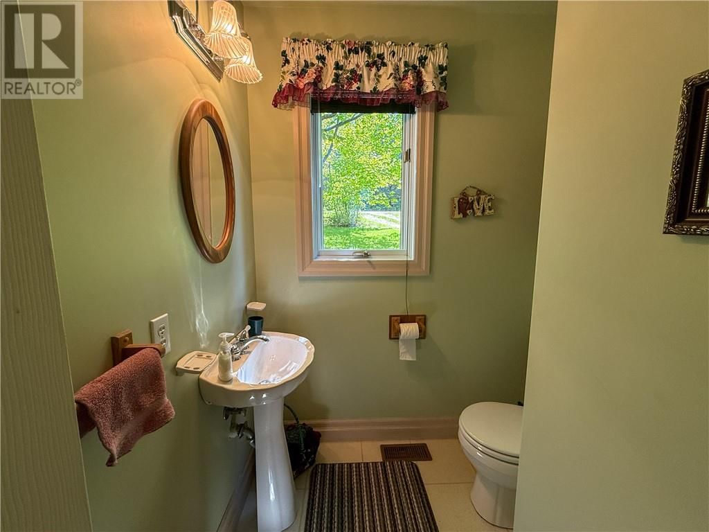 118 MAPLE DRIVE Image 35