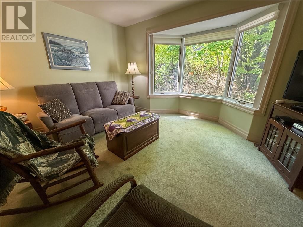 118 MAPLE DRIVE Image 37