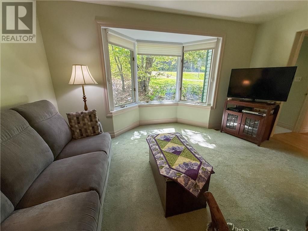 118 MAPLE DRIVE Image 39