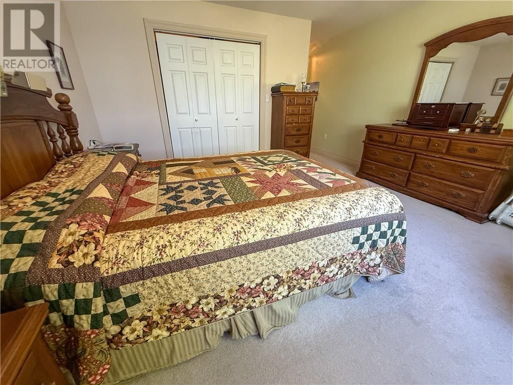 118 MAPLE DRIVE Image 42