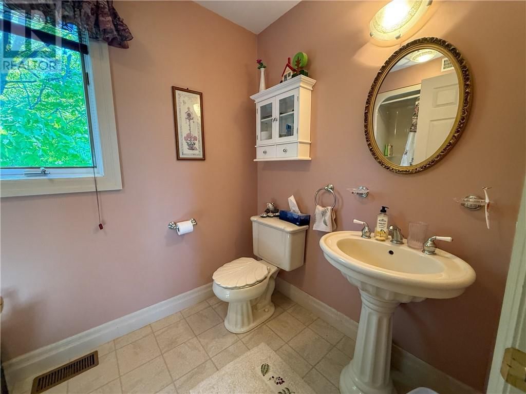 118 MAPLE DRIVE Image 50