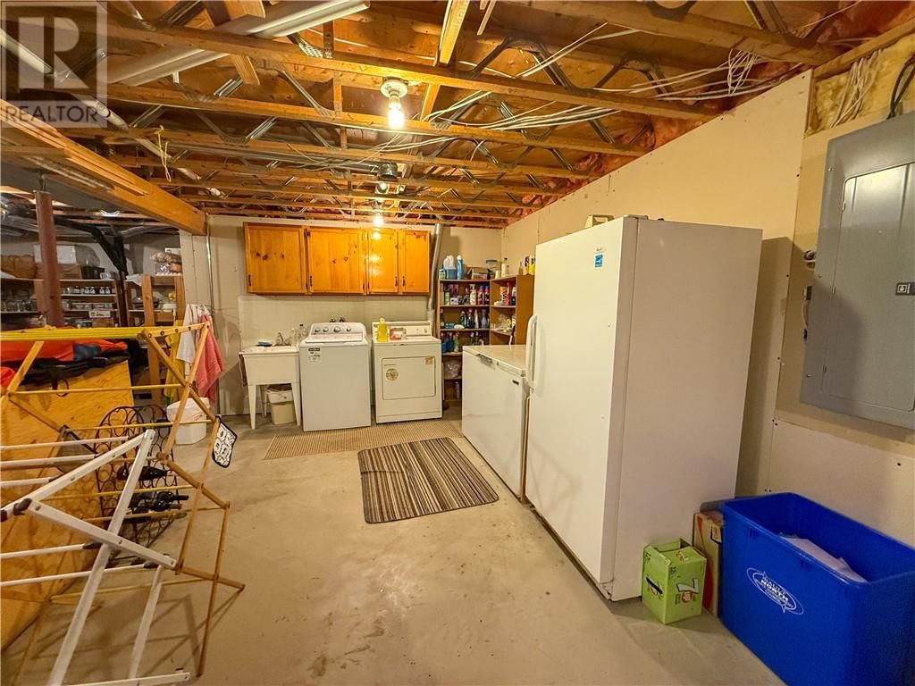 118 MAPLE DRIVE Image 55