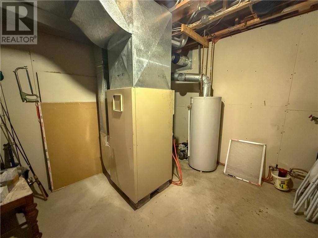 118 MAPLE DRIVE Image 56