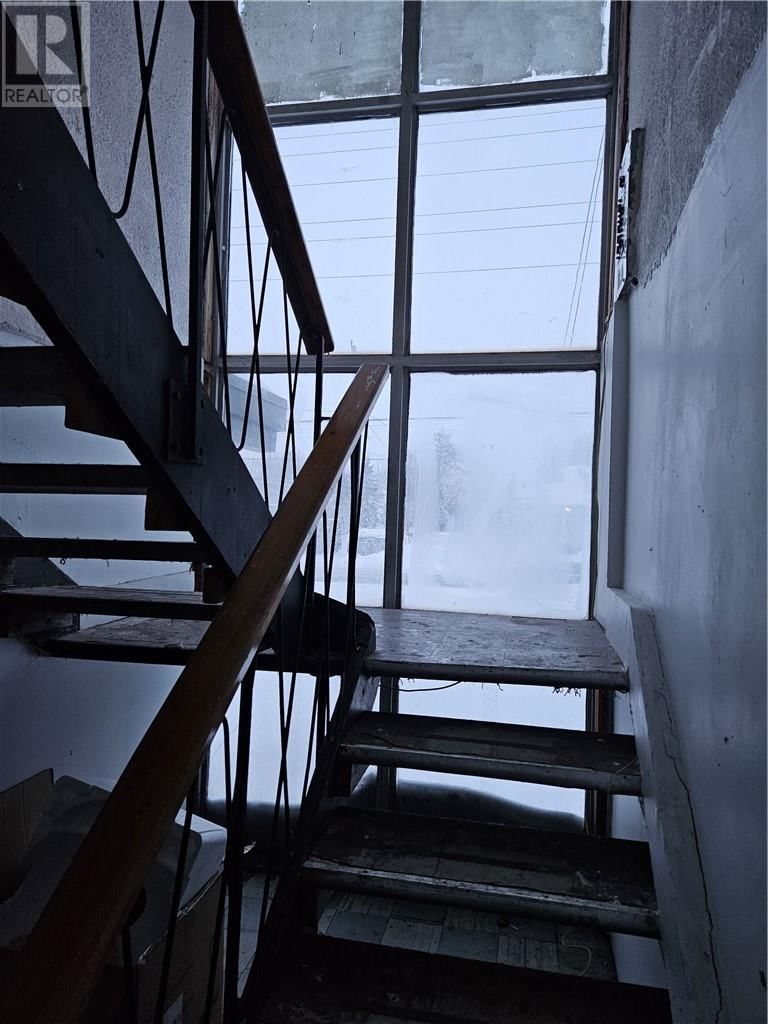 3516 FALCONBRIDGE Image 13