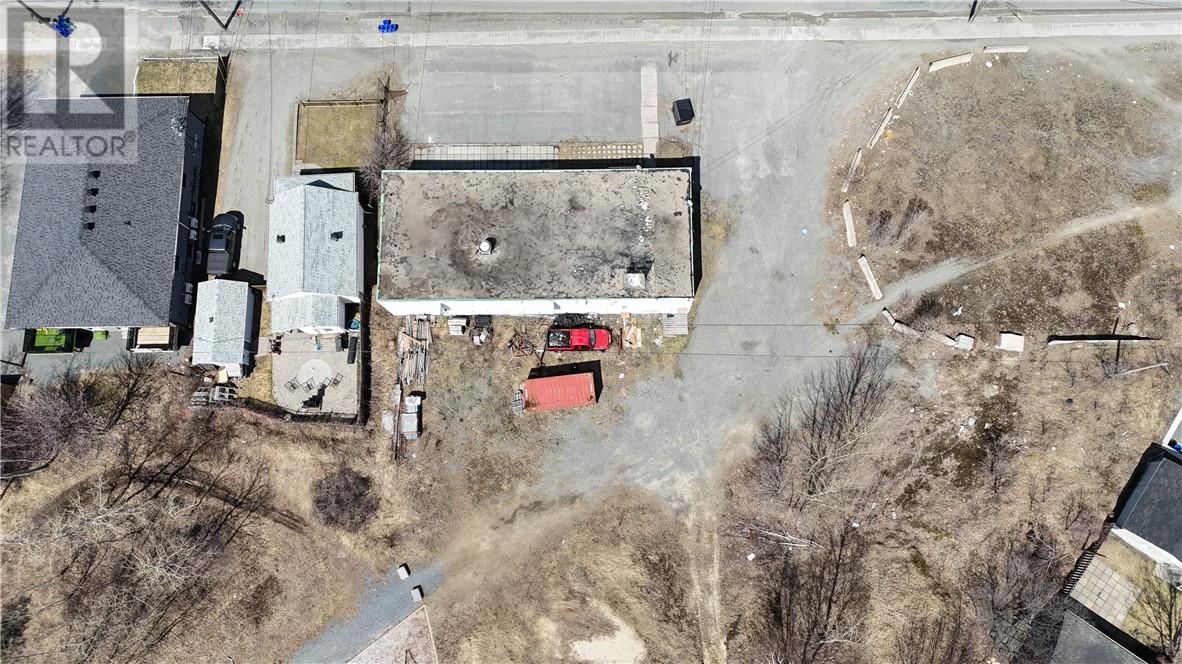 3516 FALCONBRIDGE Image 16