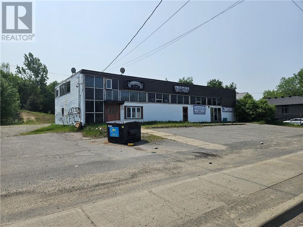3516 FALCONBRIDGE Image 4