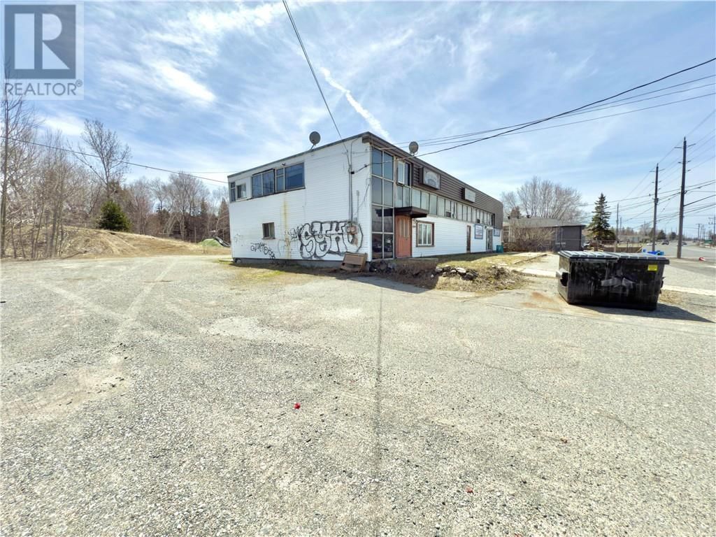 3516 FALCONBRIDGE Image 5