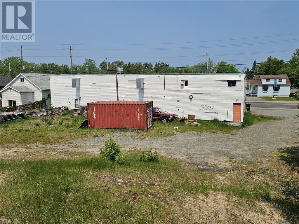 3516 FALCONBRIDGE Image 7