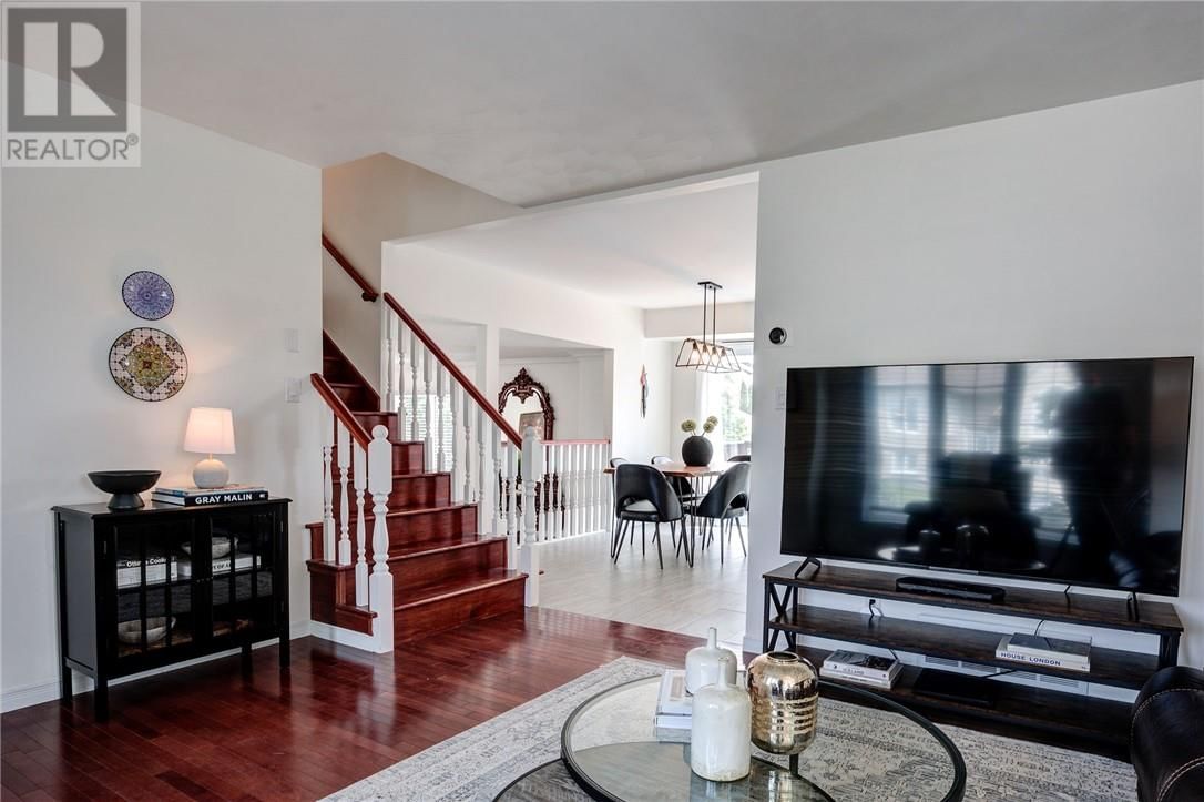 919 ELLIOTT AVENUE Image 15