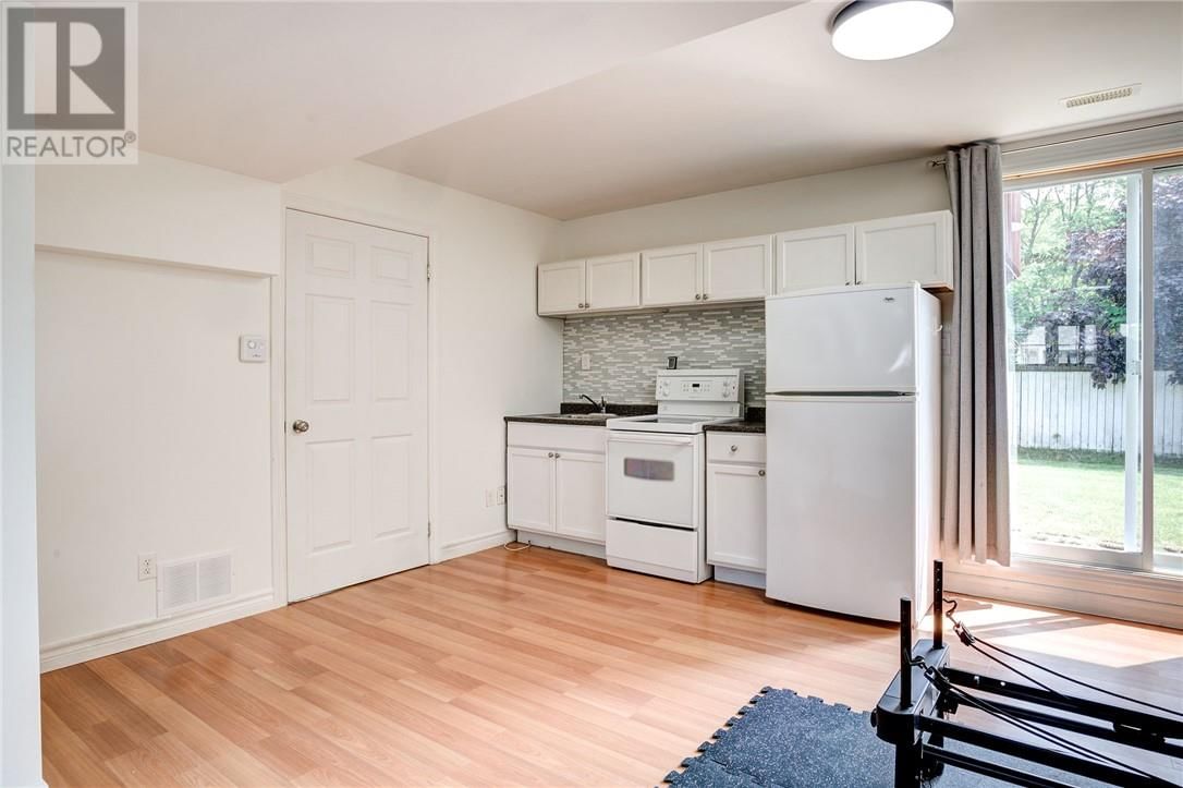 919 ELLIOTT AVENUE Image 23