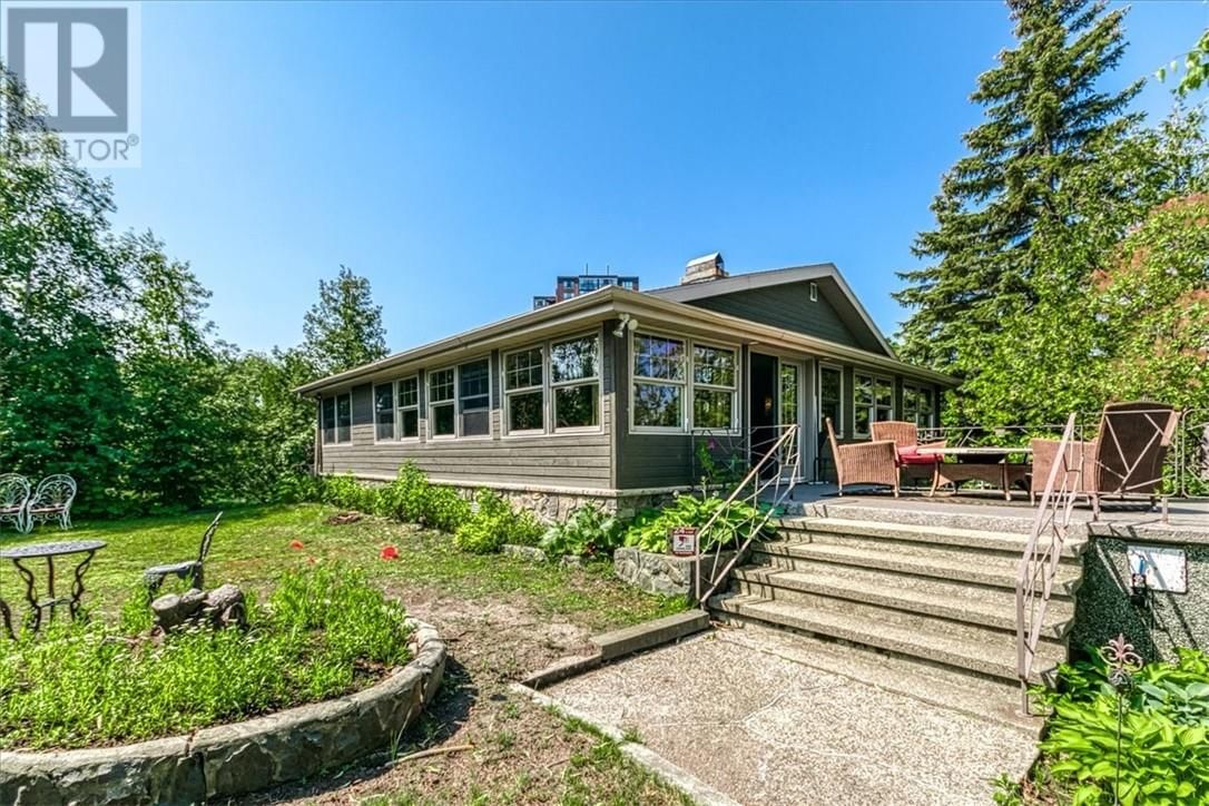 0 NEPAHWIN ISLAND Image 1