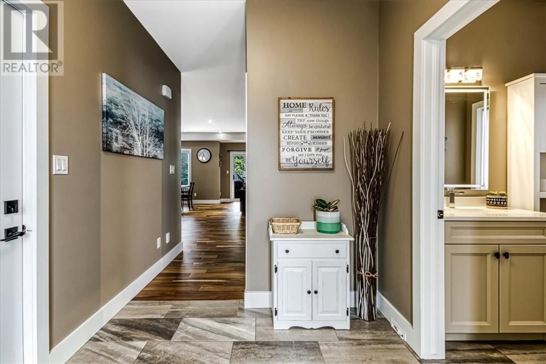 20 CHINABERRY DRIVE Image 15