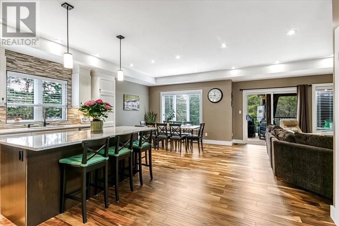 20 CHINABERRY DRIVE Image 16