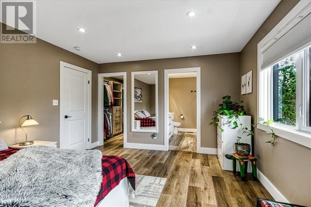 20 CHINABERRY DRIVE Image 30