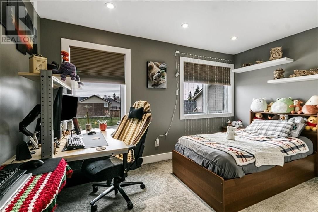 20 CHINABERRY DRIVE Image 32