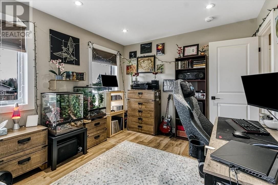 20 CHINABERRY DRIVE Image 33