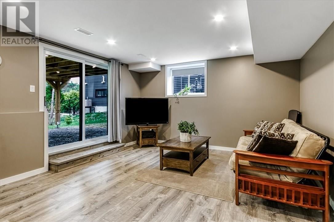 20 CHINABERRY DRIVE Image 37