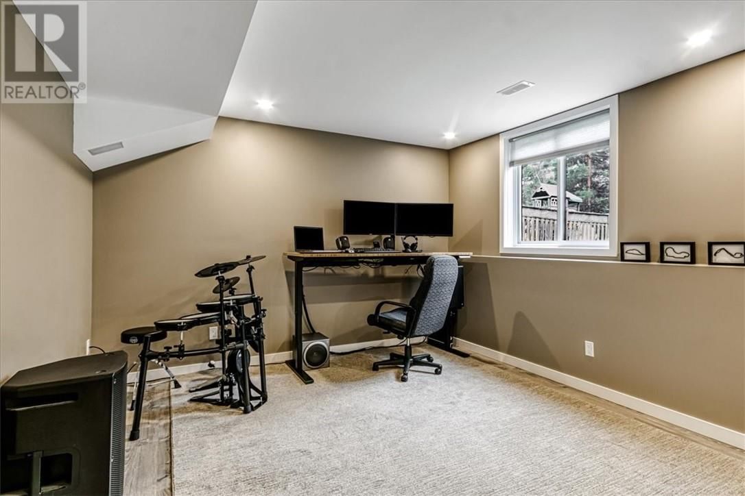 20 CHINABERRY DRIVE Image 38