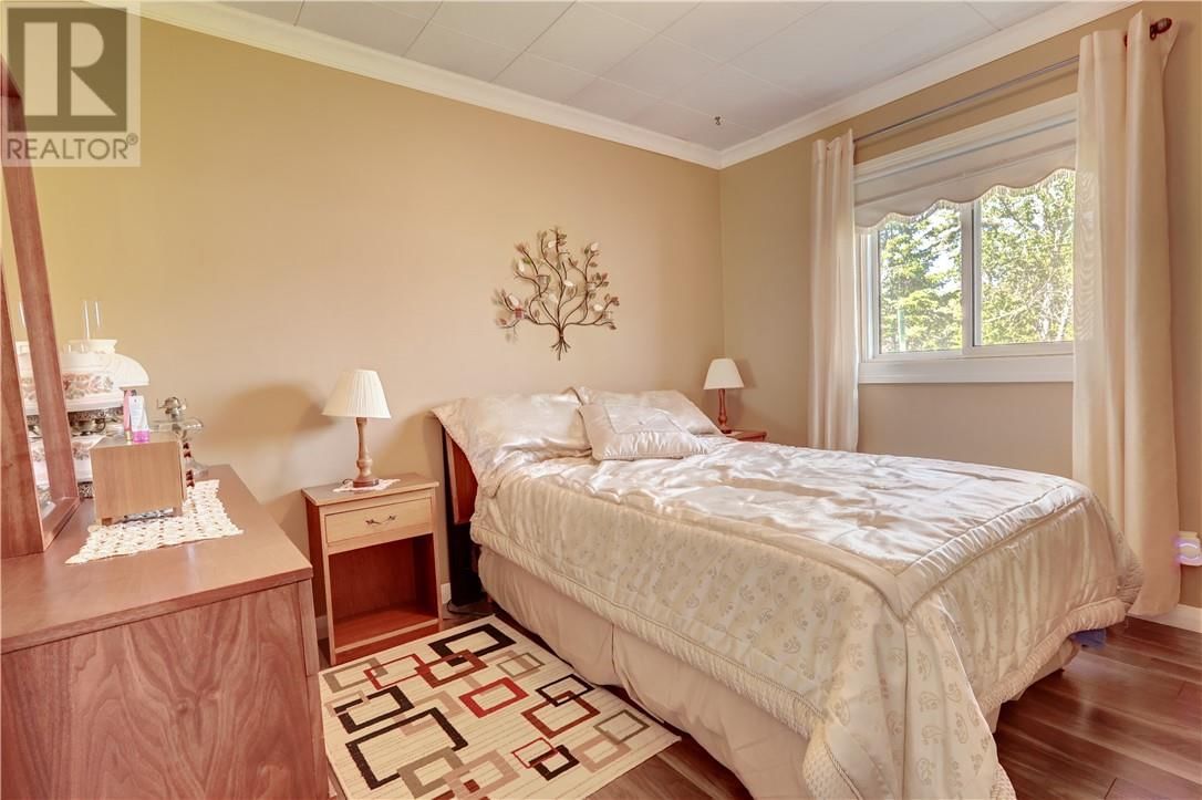 345 CASTLE STREET Image 18