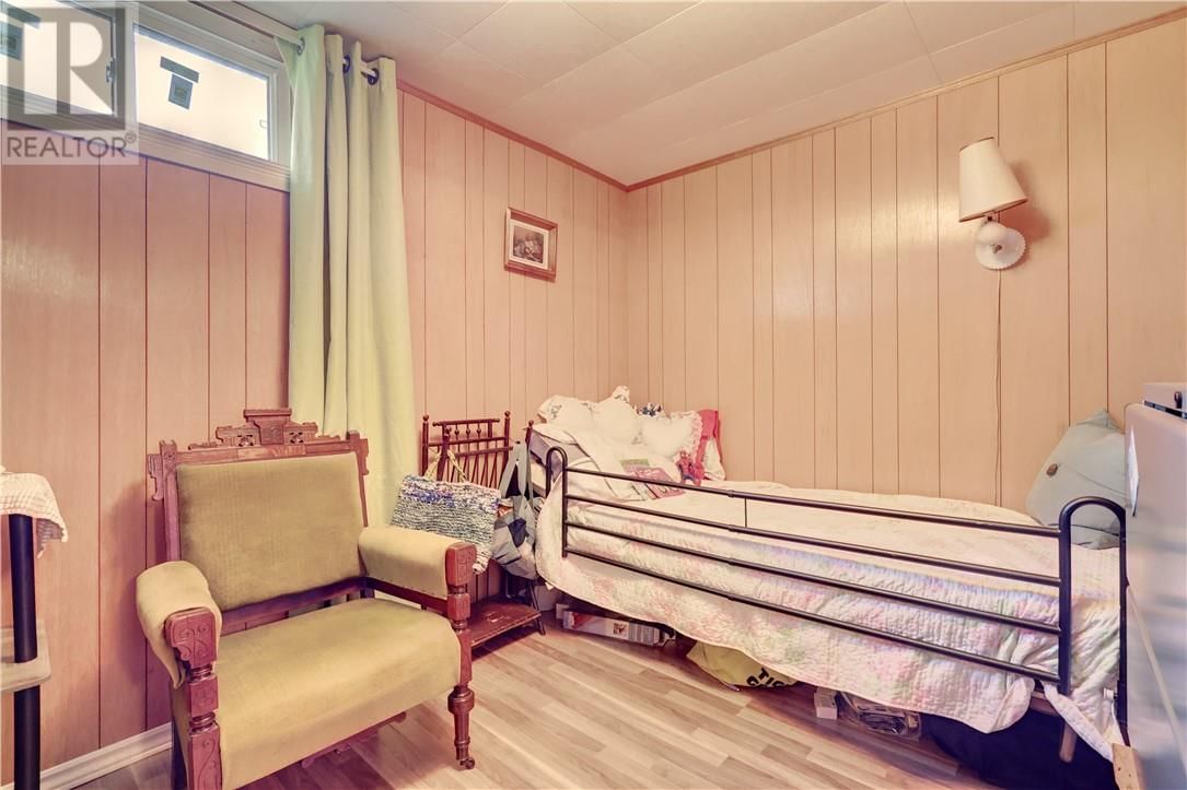 345 CASTLE STREET Image 22