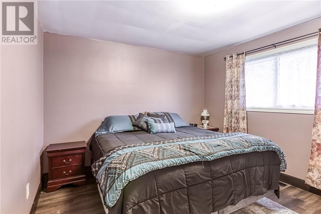 17 PENMAN AVENUE Image 12