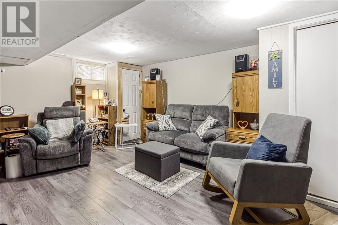 17 PENMAN AVENUE Image 22