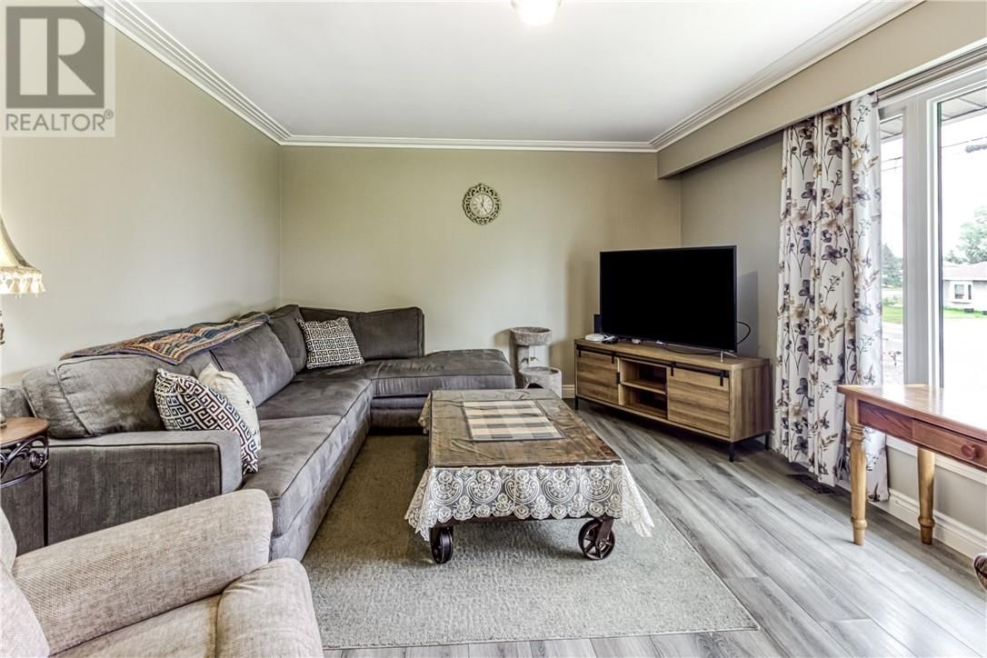 17 PENMAN AVENUE Image 6