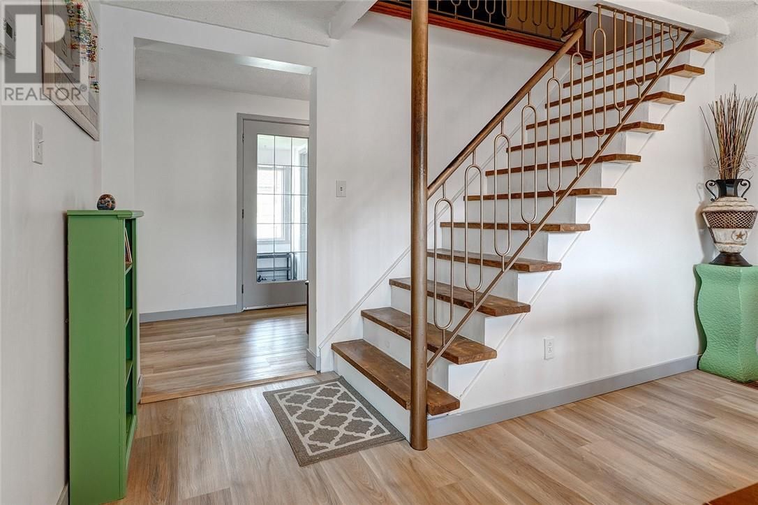 116 ESTE DRIVE Image 15