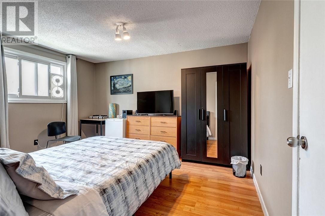 116 ESTE DRIVE Image 19