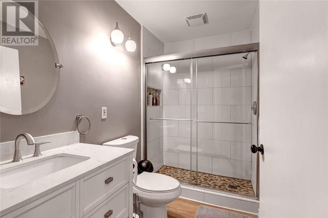 116 ESTE DRIVE Image 22