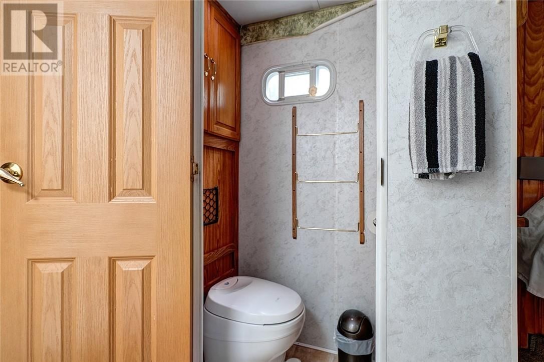 116 ESTE DRIVE Image 45