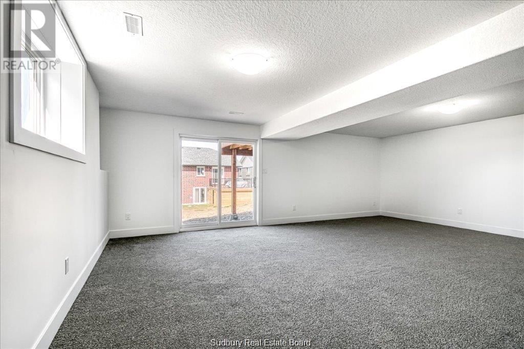 828 MOONROCK Image 15
