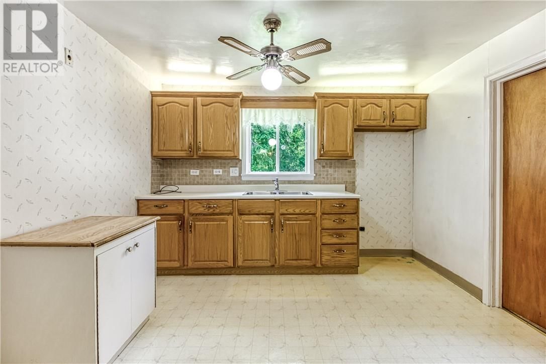 14 OAK AVENUE Image 10