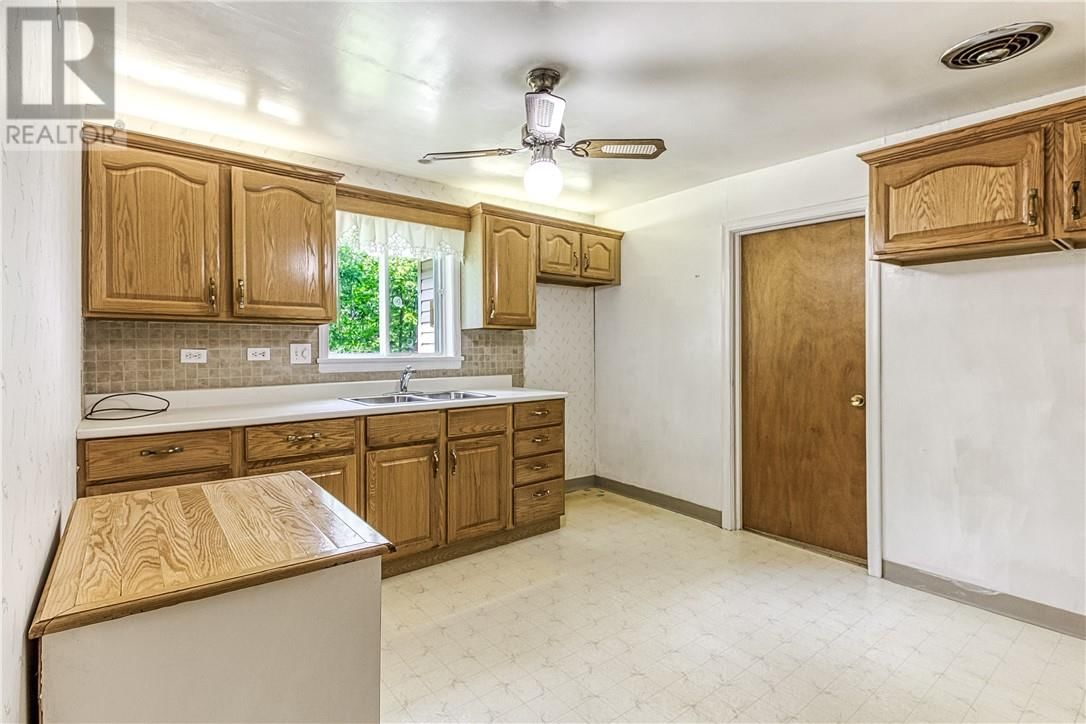 14 OAK AVENUE Image 11