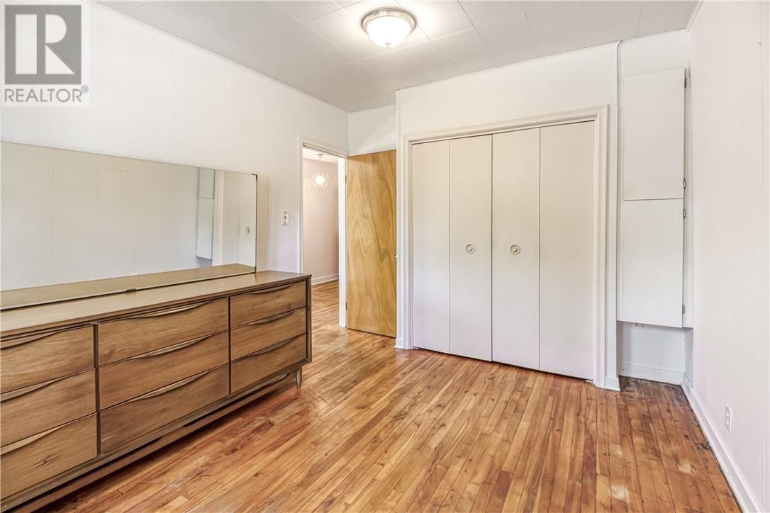 14 OAK AVENUE Image 13