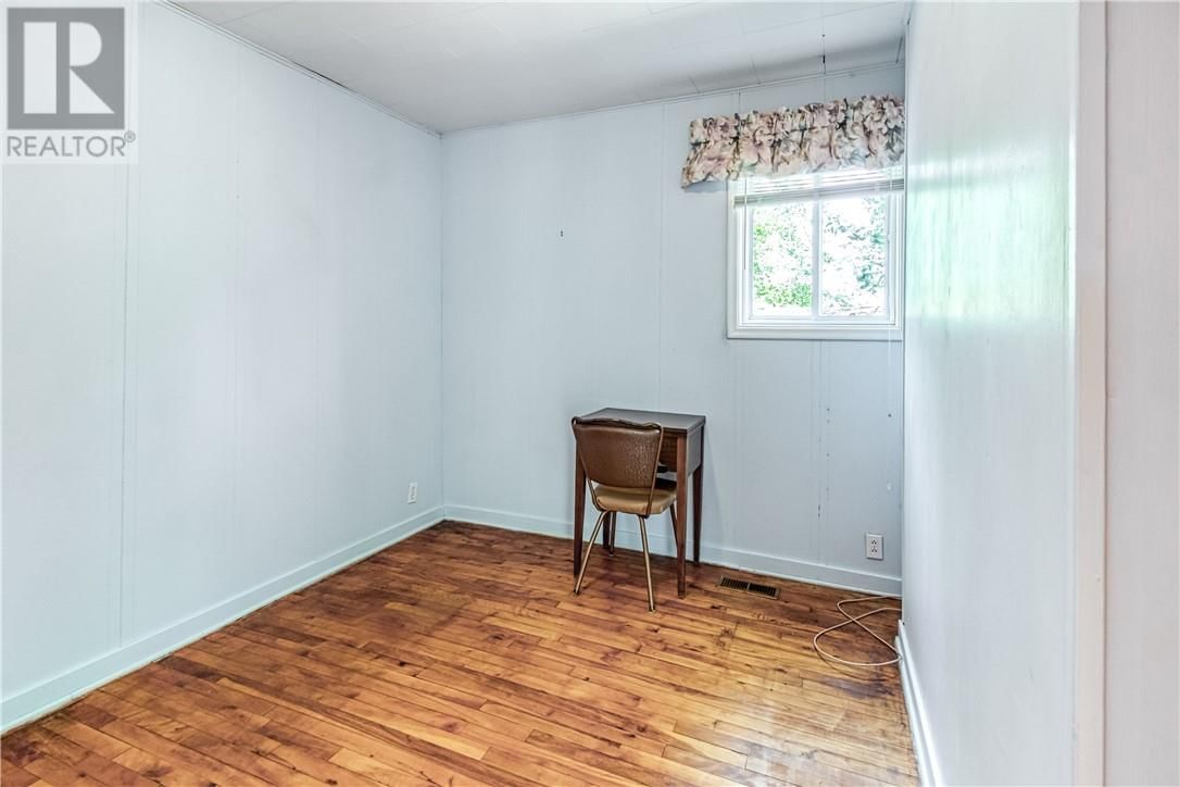 14 OAK AVENUE Image 14