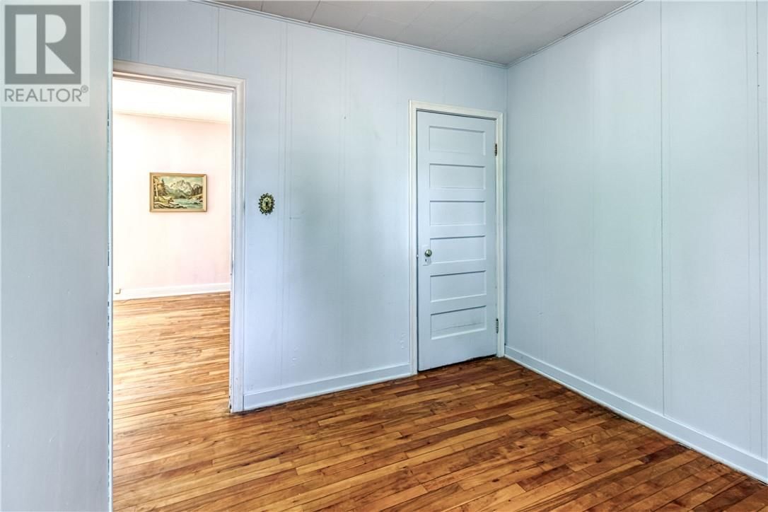14 OAK AVENUE Image 15